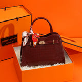 Fancy Red Middle-Aged Mother Bag Accessible Luxury Handbag 2025 Autumn Easiest for Match Fashion Wedding Bag Large-Capacity Crossbody Bag