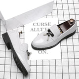 Italy Luxury Brand Loafers Men Shoes Tassel Men Designer Shoes British Style Lacquered Leather Shoes Thick Bottom Wedding Shoes