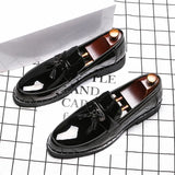 Italy Luxury Brand Loafers Men Shoes Tassel Men Designer Shoes British Style Lacquered Leather Shoes Thick Bottom Wedding Shoes